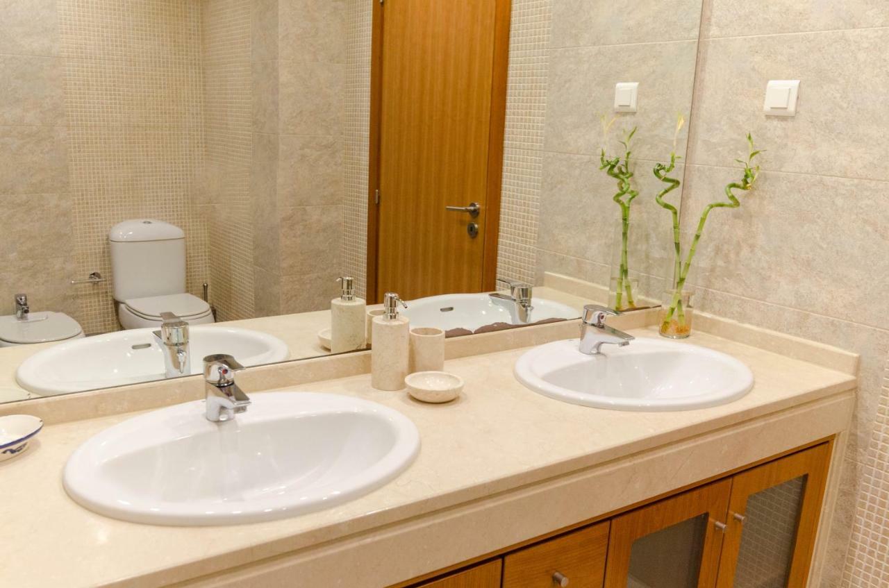 Joivy Graca Luminous 2-Br Apartment With Terrace Lisbona Esterno foto